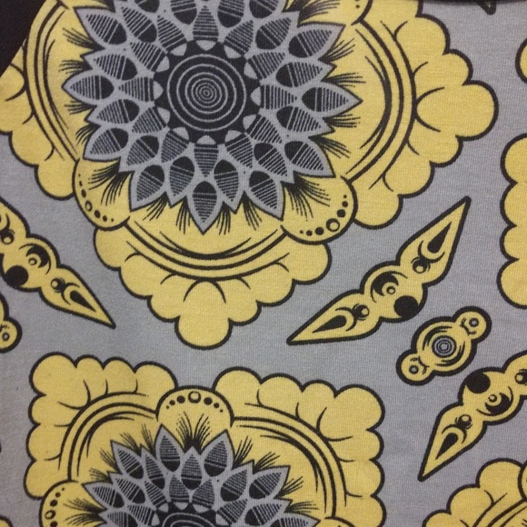 Raglan Shirt LuLa Roe Randy - Picture 2 of 4